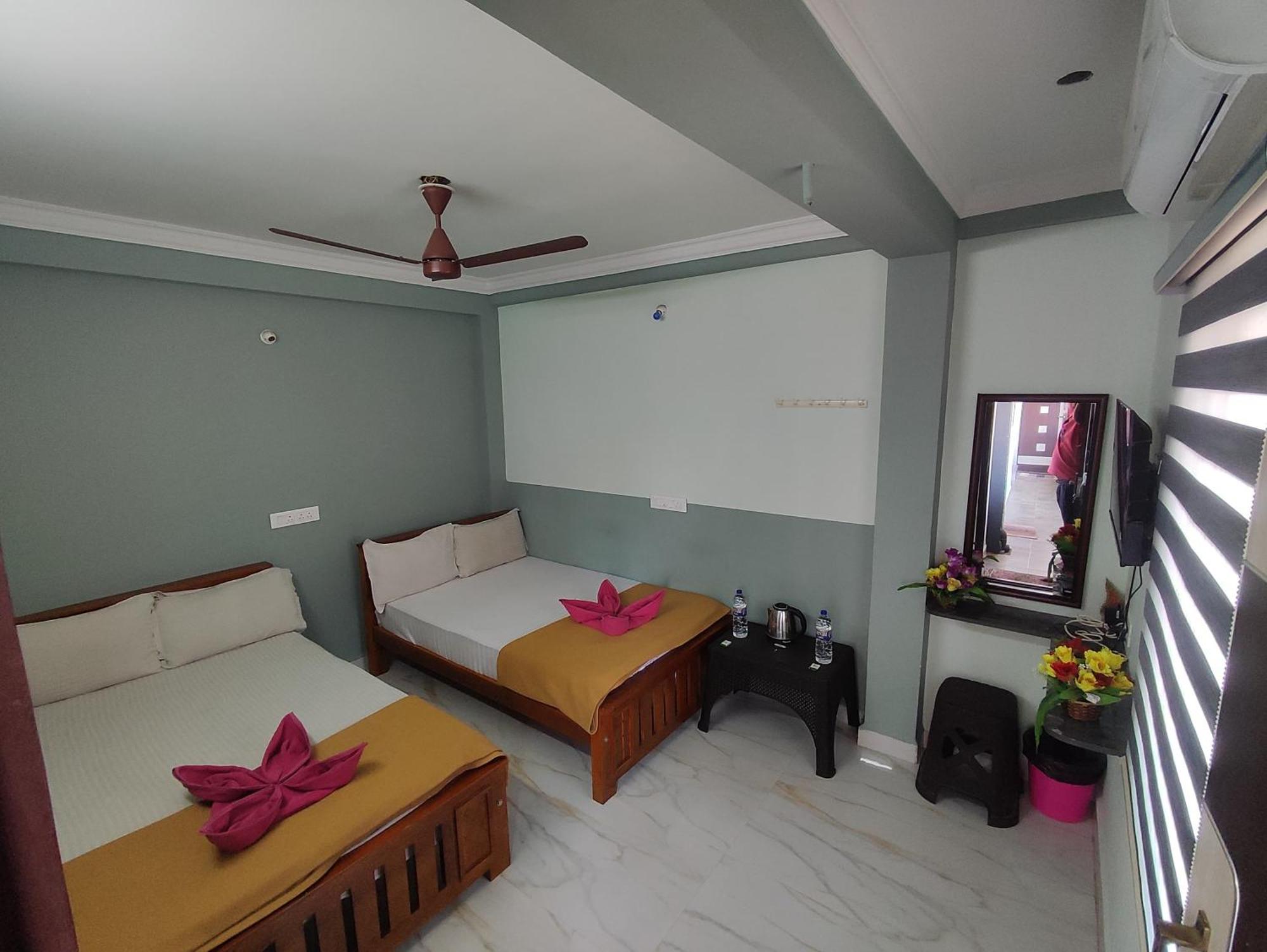 Sri Aksha Residency Hotel Alandurai Exterior photo